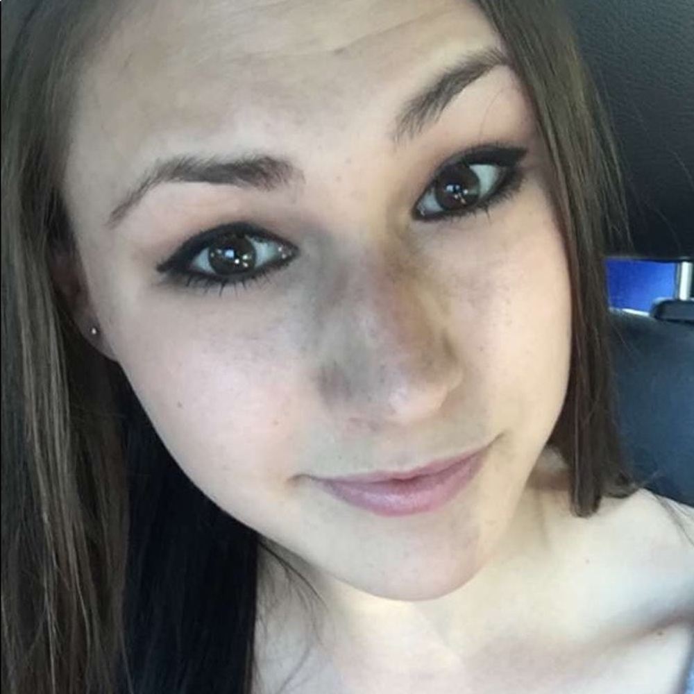 Meet your Posher, Kendra